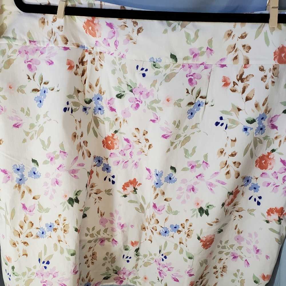 Preswick And Moore Floral Skort Size 1x - Picture 9 of 11